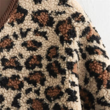 Cargar imagen en el visor de la galería, Chaqueta leopardo
