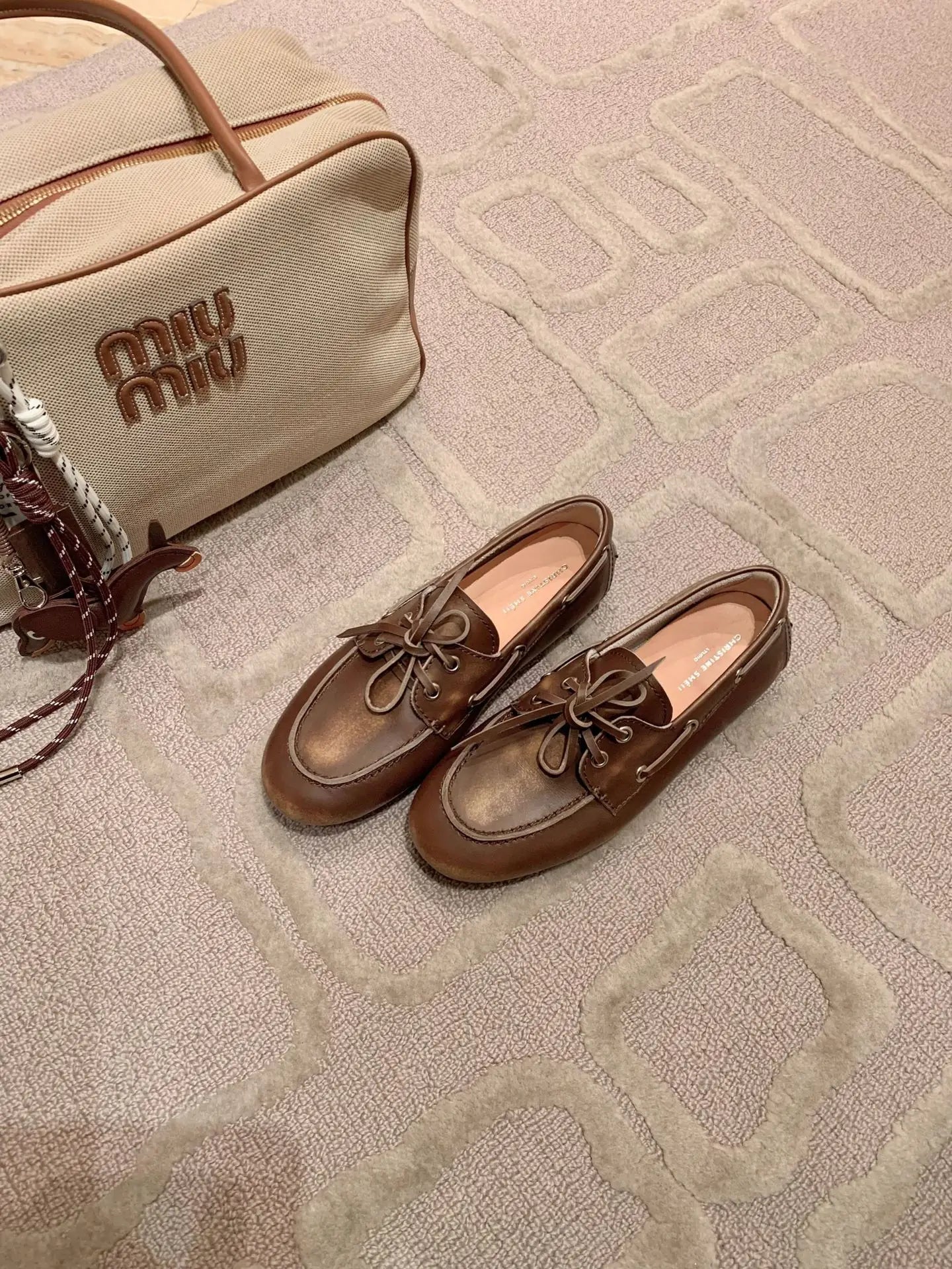 Mocasines piel con cordones