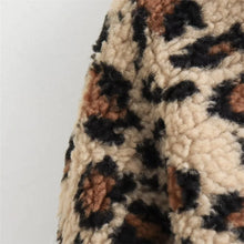 Cargar imagen en el visor de la galería, Chaqueta leopardo
